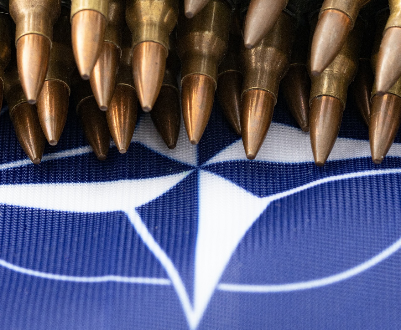 Artykuł 5 NATO i „śmierć mózgowa” Sojuszu
